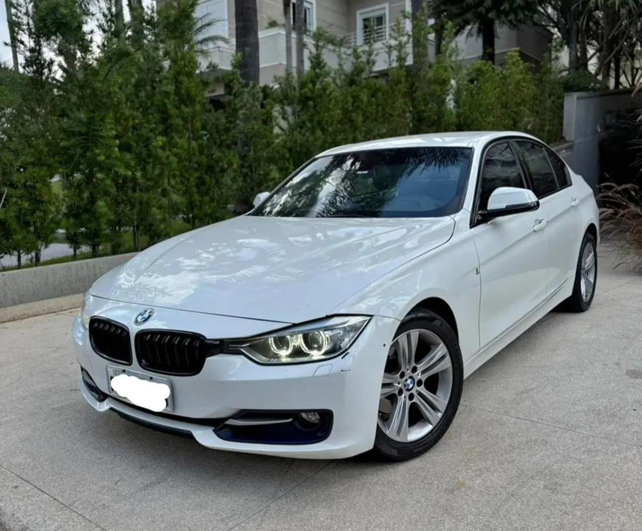 BMW arrematada em leilão